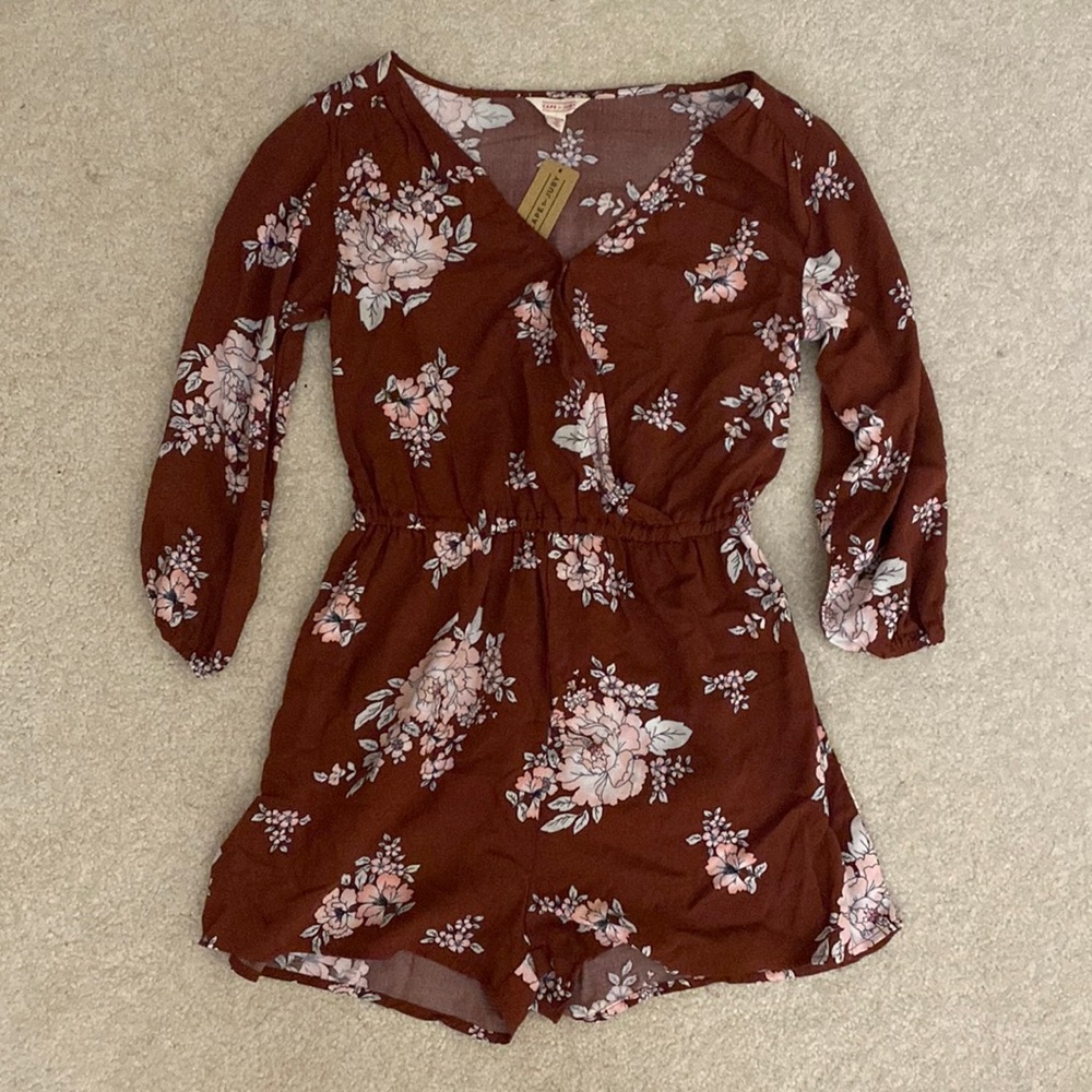 Aeropostale Floral Long sleeve romper